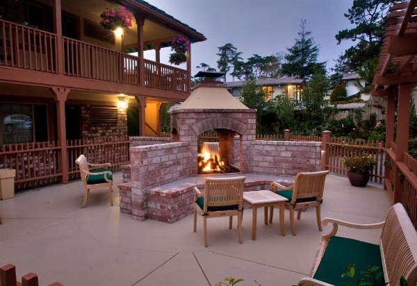 Candle Light Inn image 24